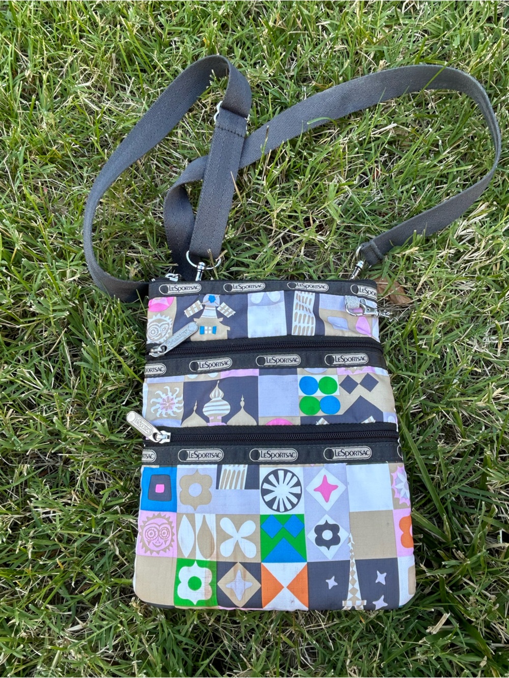 RARE LeSportsac Disney "It’s a Small World“ Collection Kasey Crossbody